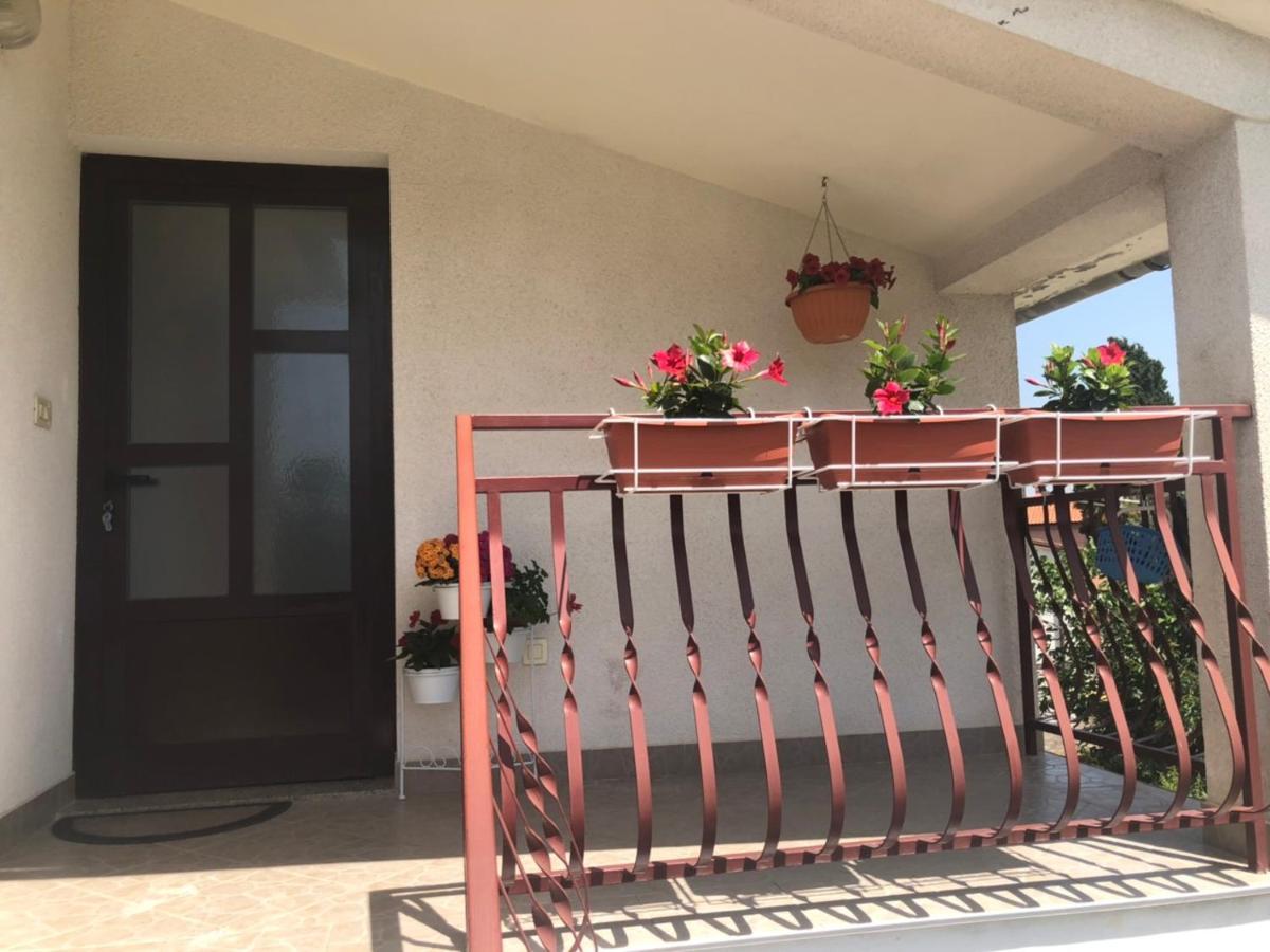 Apartman Sara روفينج المظهر الخارجي الصورة